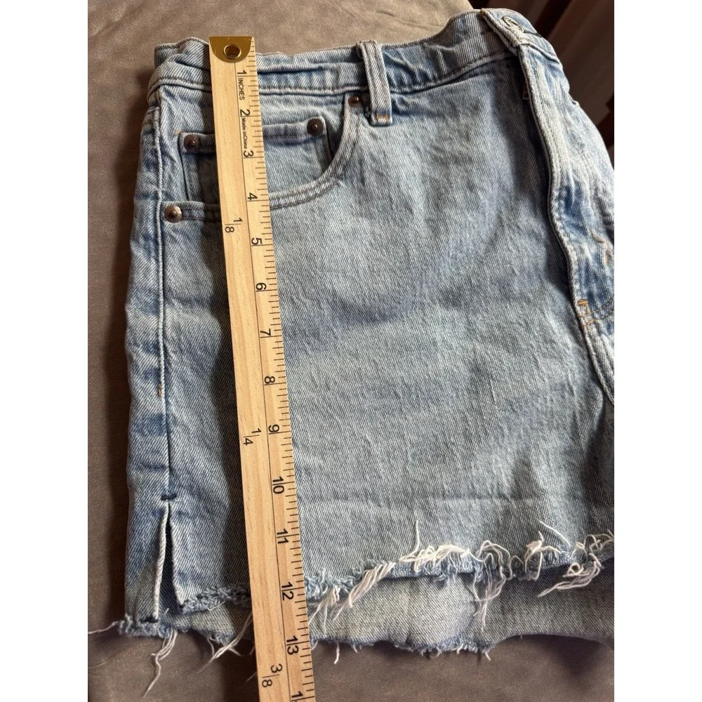 Abercrombie & Fitch The Mom Short Womens 31/12 Blue Cotton High Rise Raw Hem - Picture 6 of 7